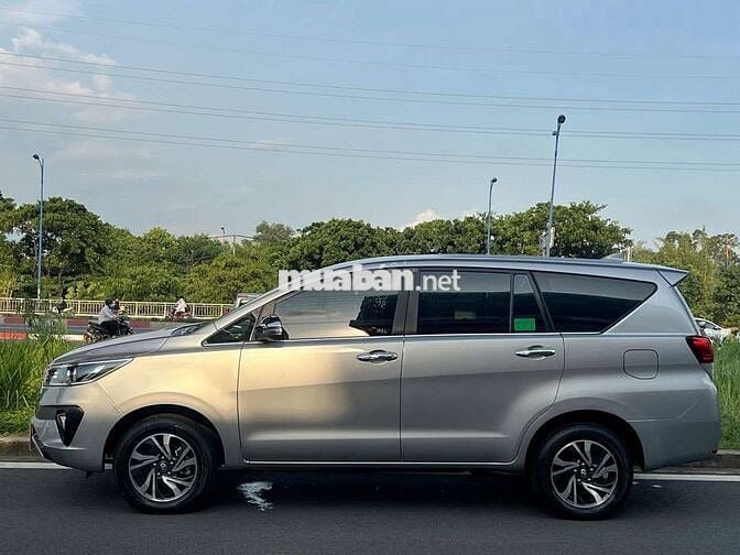 Innova 2.0G AT 2022. Xe Gia Đình Ít Còn Đi Rất Đẹp