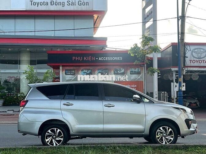 Innova 2.0G AT 2022. Xe Gia Đình Ít Còn Đi Rất Đẹp