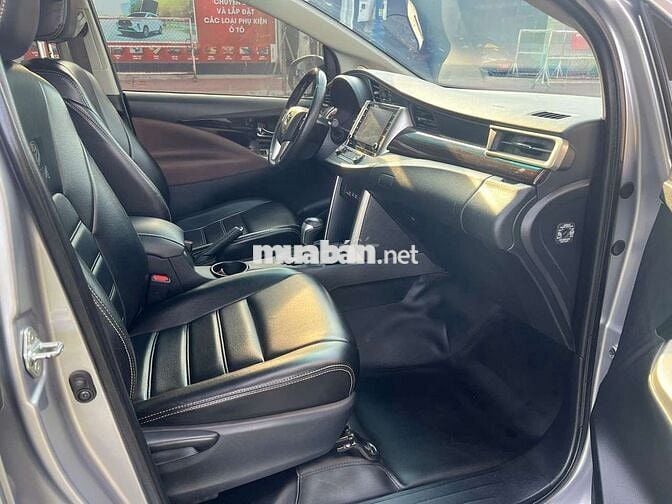 Innova 2.0G AT 2022. Xe Gia Đình Ít Còn Đi Rất Đẹp