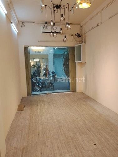 Hẻm nhựa 8m Võ Văn Tần (2 tầng; 3,2mx13m). Giá 9,4 tỷ 