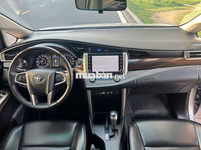 Innova 2.0G AT 2022. Xe Gia Đình Ít Còn Đi Rất Đẹp