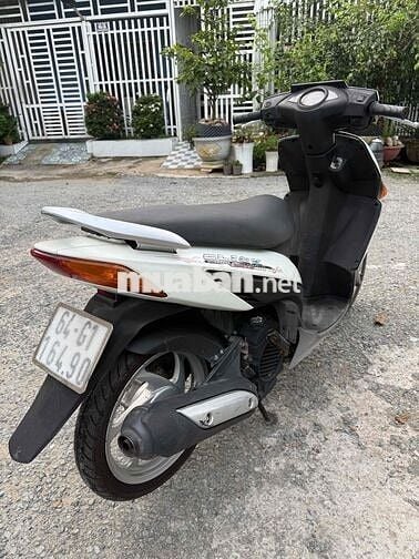 honda click. máy dữ êm ru. áo khá. chân zin.