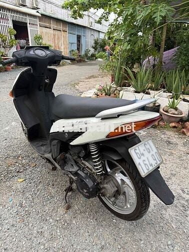 honda click. máy dữ êm ru. áo khá. chân zin.