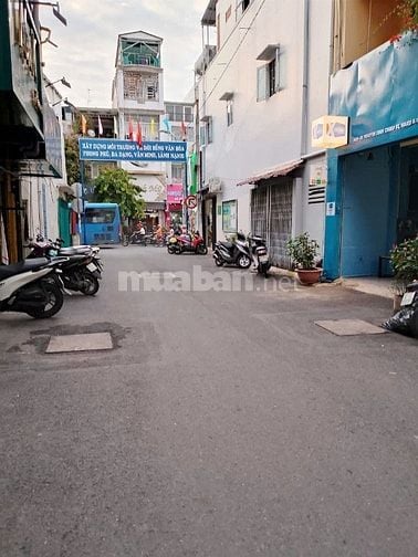 Hẻm nhựa 8m Võ Văn Tần (2 tầng; 3,2mx13m). Giá 9,4 tỷ 