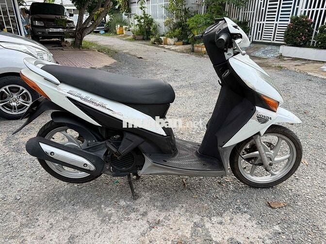 honda click. máy dữ êm ru. áo khá. chân zin.