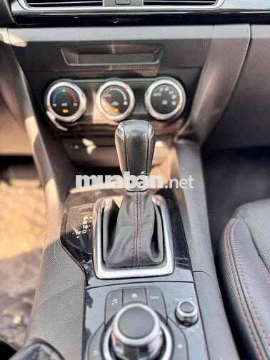 Mazda 3 2016 1.5 AT Sedan - 70000 km