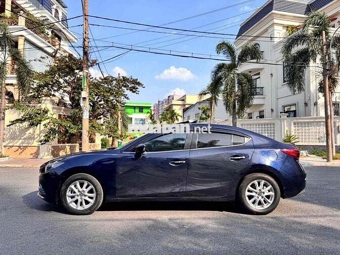 Mazda 3 2016 1.5 AT Sedan - 70000 km