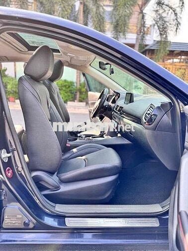 Mazda 3 2016 1.5 AT Sedan - 70000 km
