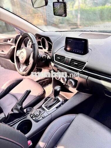 Mazda 3 2016 1.5 AT Sedan - 70000 km