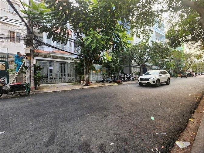Nhà phố 3 tầng đường 77 Tân Quy, 48.3m², giá chỉ 6.5 tỷ – full nội