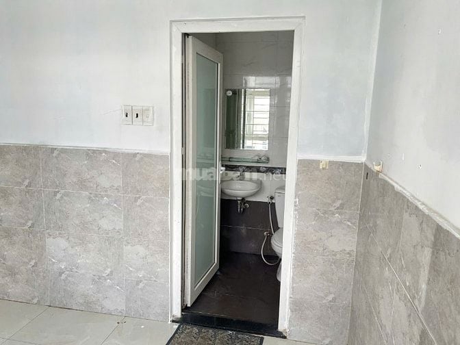 Chính chủ - Cho thuê phòng - Địa chỉ 686/72/49 Cách Mạng