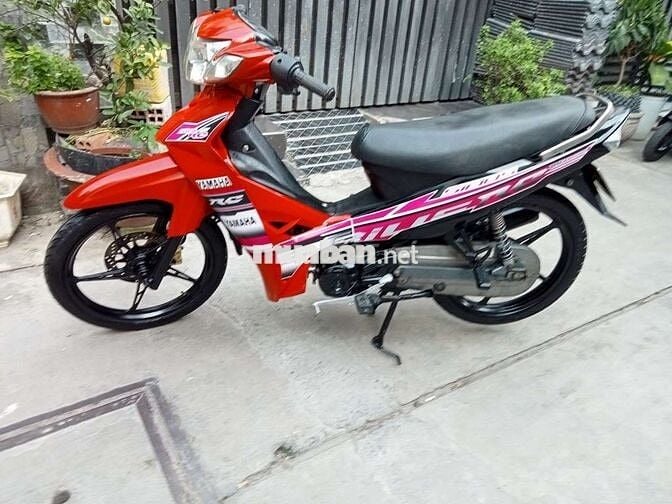 Sirius50cc cho học sinh đi ko cần bằng lái máy yêm