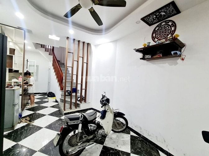Chính chủ bán nhà Phố Xốm - Hà Đông , 31M2  *5 TẦNG  *5.3 MT , nhà mới