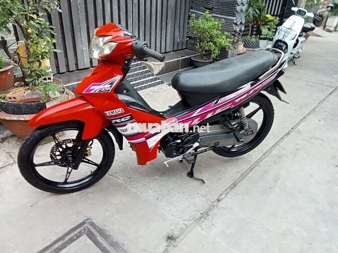 Sirius50cc cho học sinh đi ko cần bằng lái máy yêm