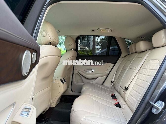 Mercedes GLC 200 4MATIC mới 99%