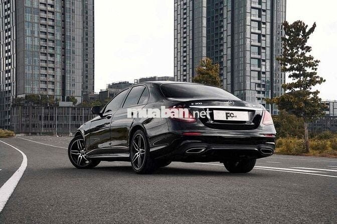 Mercedes E300 AMG 2019 - Đen Nội Thất Đen