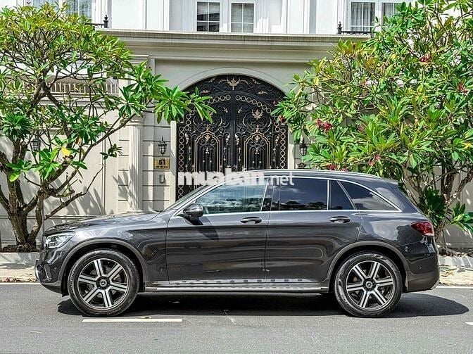 Mercedes GLC 200 4MATIC mới 99%