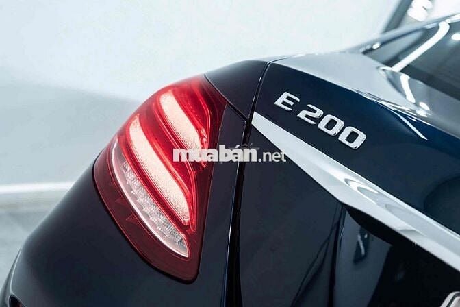 Mercedes E200 2016 - Xanh Cavansite - Nâu Giá Tốt