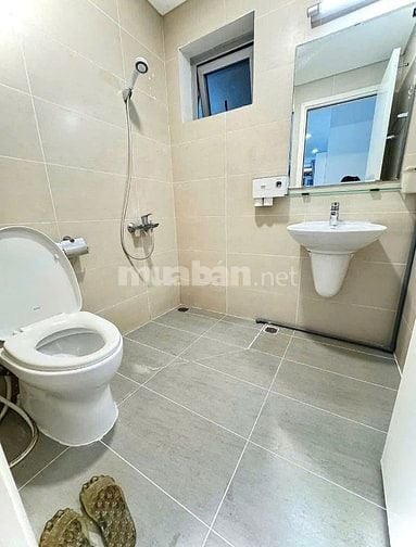 Căn hộ Oriental Plaza, Âu Cơ, Tân Phú: 11tr5/th,2p ngủ, 75m2, NT