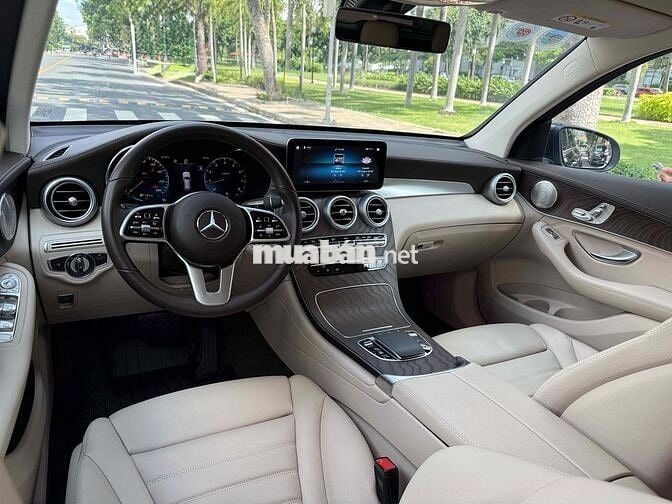 Mercedes GLC 200 4MATIC mới 99%