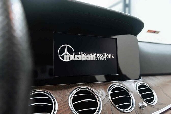 Mercedes E200 2016 - Xanh Cavansite - Nâu Giá Tốt