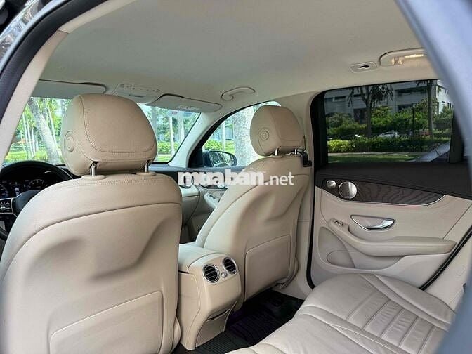 Mercedes GLC 200 4MATIC mới 99%