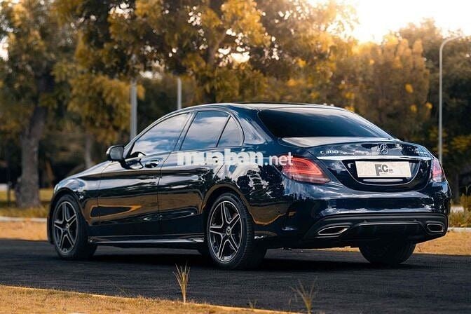 Mercedes C300 AMG 2021 Trả trước 199tr Xanh - Nâu
