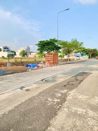 BÁN GẤP ĐẤT NỀN 100% THỔ CƯ SỔ HỒNG RIÊNG XÂY TỰ DO GIÁ CHỦ ĐẦU TƯ