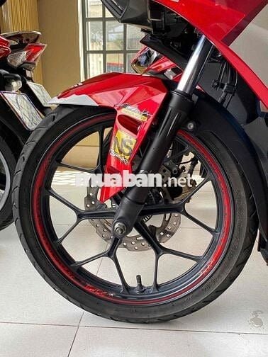 winer x . thắng abs . máy zin im . áo đẹp ko trầy