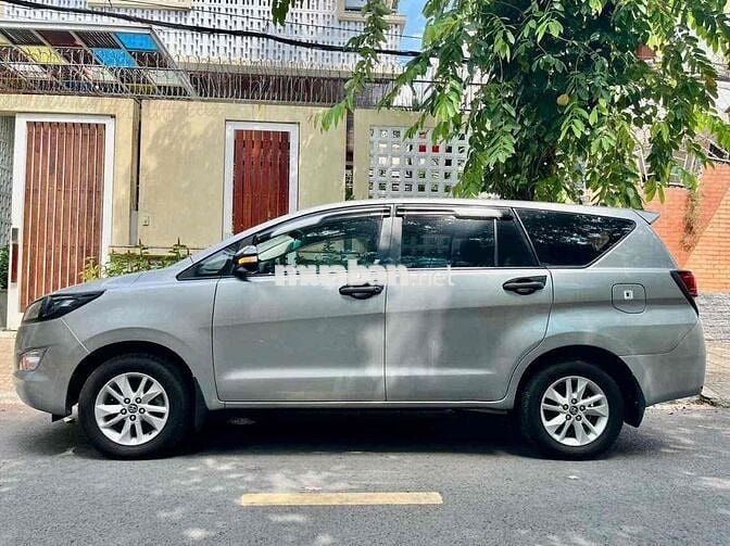 Bán xe Toyota Innova 2016 2.0E