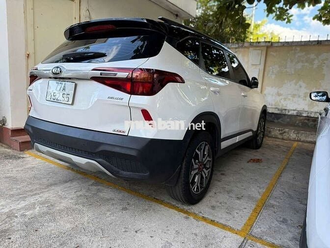 2020 1.6L Premium  - 61000 km