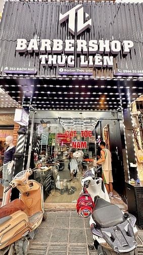 SANG BARBER TÓC NAM ĐANG HOẠT ĐỘNG KHÁCH QUEN CÓ SẴN TẠI BẠCH MAI