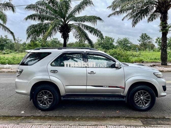 Toyota Fortuner 2012 2.5G 4x2 - 160000 km