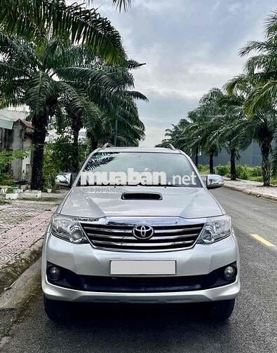Toyota Fortuner 2012 2.5G 4x2 - 160000 km
