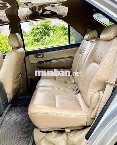 Toyota Fortuner 2012 2.5G 4x2 - 160000 km