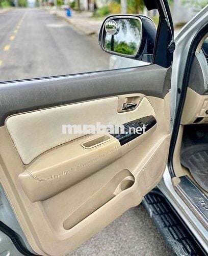 Toyota Fortuner 2012 2.5G 4x2 - 160000 km