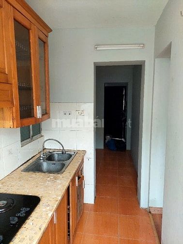 Cho thuê căn hộ tầng 3 phố Nguyễn Công Hoan Ba Đình 