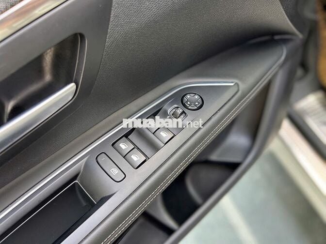 Peugeot 3008 AL Cọp trùm mền ít đi bao test