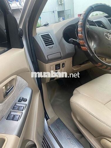 Toyota Fortuner 2009 2.7V - 233000 km