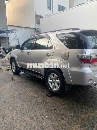 Toyota Fortuner 2009 2.7V - 233000 km