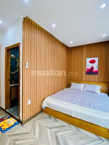Nhà 4,7 x 9 đúc 1 trệt 1 lững 2 lầu sân thượng hẻm xe hơi thống nhấP16