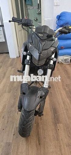 Benelli 125 côn tay