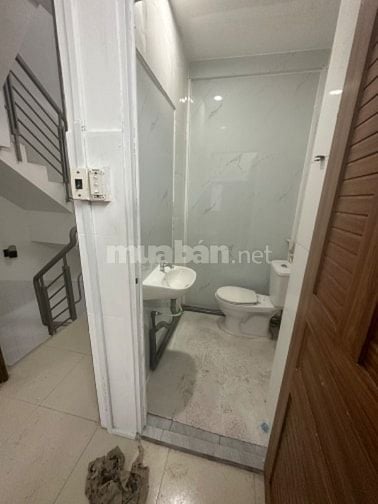 Cho thuê nhà mới 7 PN 7 WC tại Tô Hiệu Tân Phú