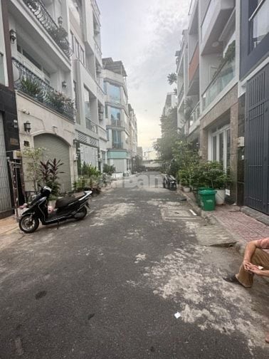 Cho thuê nhà mới 7 PN 7 WC tại Tô Hiệu Tân Phú