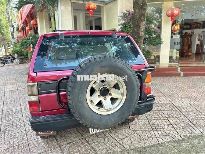 Nissan Pathfinder 1990 - 200000 km