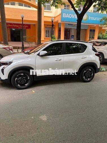 Kia Sonet 2024 Luxury 1.5 AT - 4400 km zi 100%