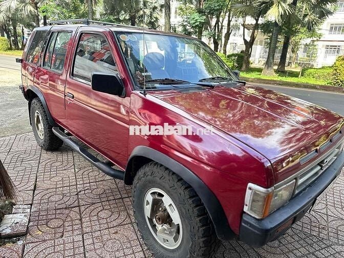 Nissan Pathfinder 1990 - 200000 km