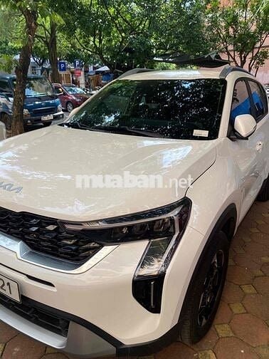 Kia Sonet 2024 Luxury 1.5 AT - 4400 km zi 100%