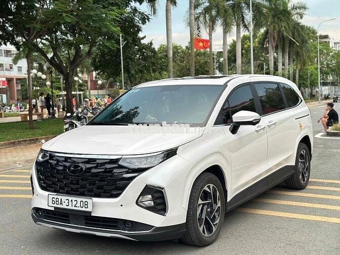 Hyundai Custin 2024 Đặc Biệt 1.5T - 10000 km