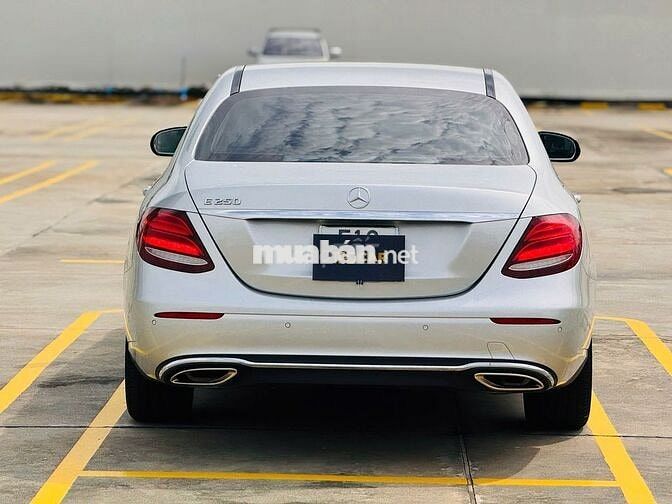 Mercedes Benz E Class 2017 E250 - 54995 km